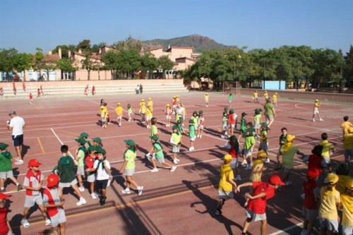 Caxton College